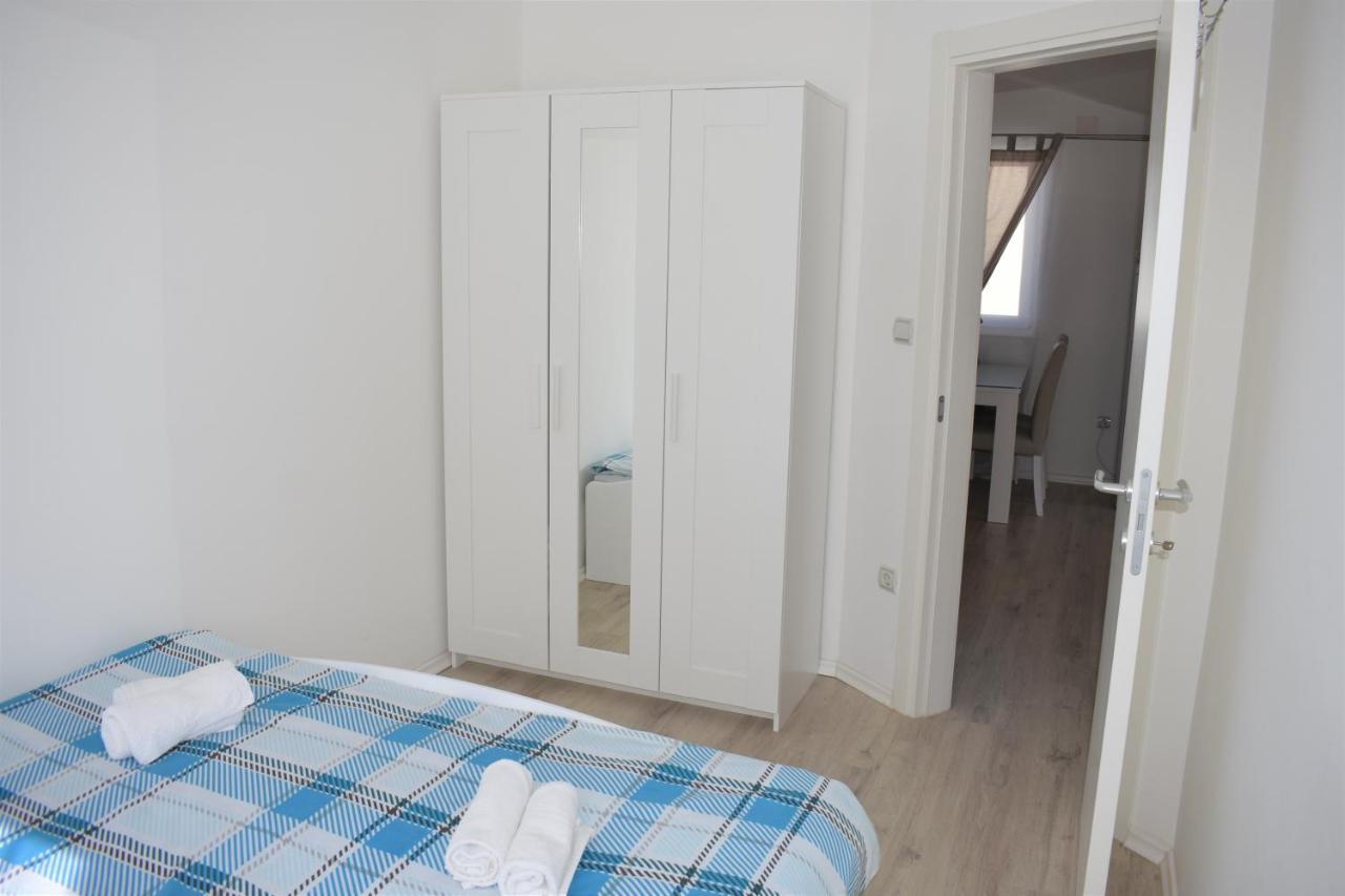 Apartments Janja Муртер Екстериор снимка